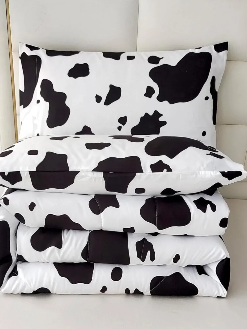 3 Pieces Milk Cow Print Stuff Bedding Comforter Set Full with 2 Pillowcases for